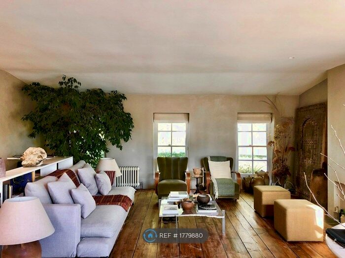 3 Bedroom Flat To Rent In Camberwell Grove, London, SE5