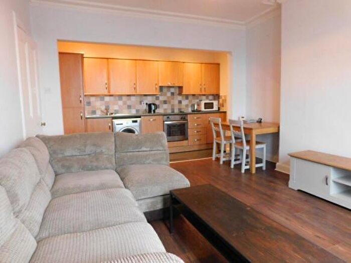 2 Bedroom Flat To Rent In , Victor Park Terrace, Edinburgh, EH12