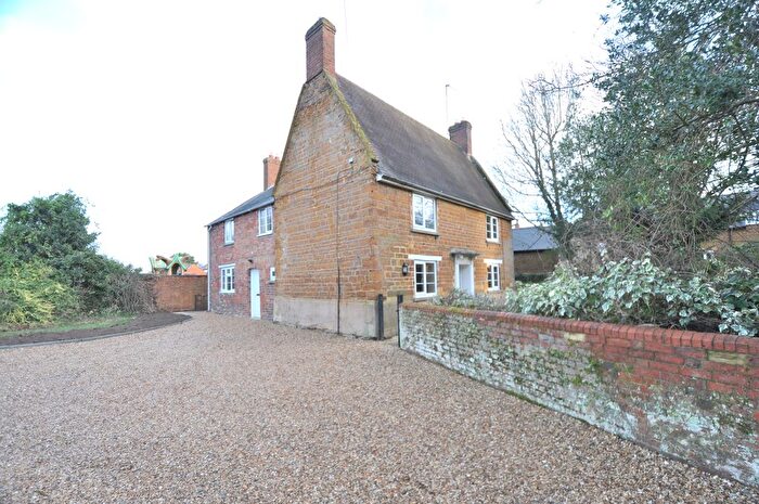 4 Bedroom Property To Rent In Ace Lane, Northampton, NN7