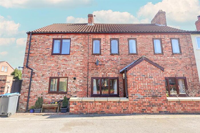 4 Bedroom Semi Detached House For Sale In Back Lane, Aiskew, Bedale, DL8