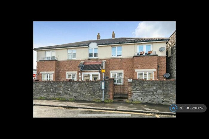 2 Bedroom Flat To Rent In Broadfield Court, Bristol, BS15