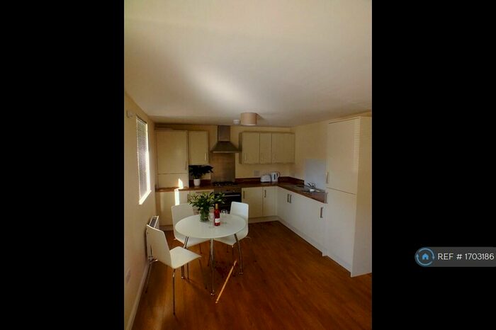2 Bedroom Flat To Rent In Froghall Terrace, Aberdeen, AB24