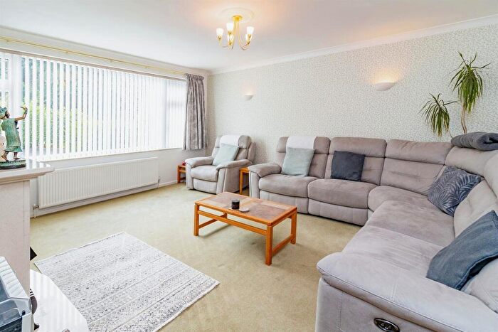 2 Bedroom Bungalow For Sale In Hexton Road, Barton-Le-Clay, Bedford, MK45