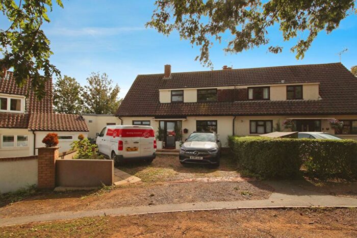 4 Bedroom Semi-Detached House To Rent In Mendip Road, Portishead, Bristol, Somerset, BS20