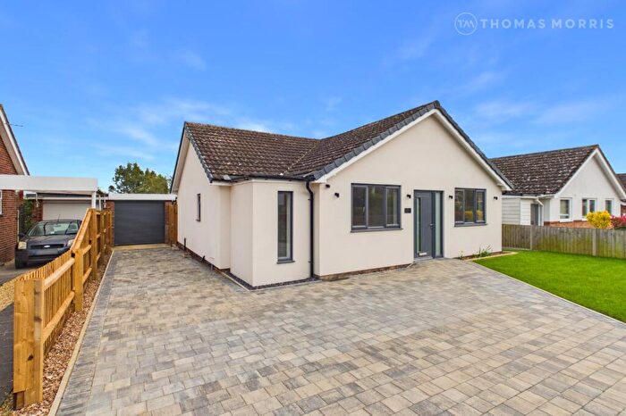 2 Bedroom Bungalow For Sale In Culloden Close, Eaton Ford, St. Neots, Cambridgeshire, PE19