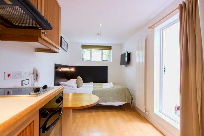 Studio To Rent In North Gower Street, Euston, London, NW1