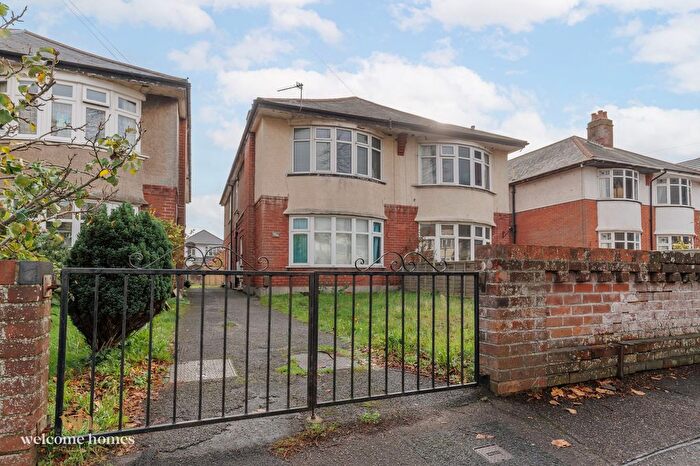 3 Bedroom Flat For Sale In Christchurch Road, Bournemouth, BH7