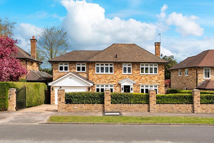5 Bedroom Detached House For Sale In The Ridings, Cobham, KT11
