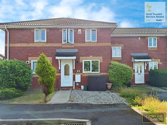 2 Bedroom Terraced House For Sale In Lennox Drive, Wickford, SS12