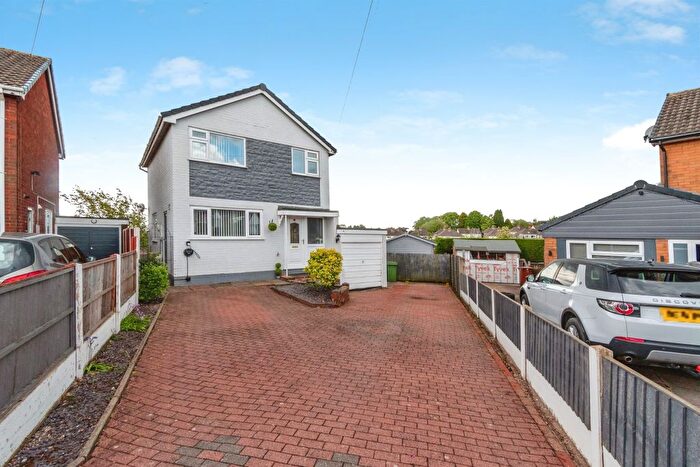 3 Bedroom Detached House For Sale In Melrose Drive, Hednesford, Cannock, WS12
