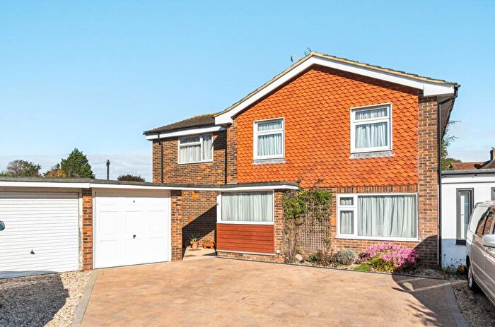 4 Bedroom Link Detached House For Sale In Hermitage Close, North Mundham, PO20