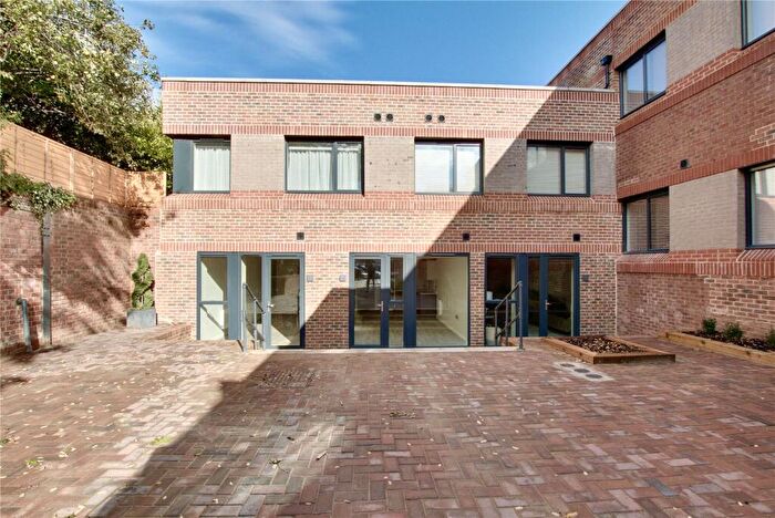 1 Bedroom Apartment To Rent In Finchampstead Road, Wokingham, Berkshire, RG40