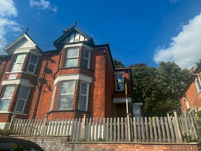 1 Bedroom Flat To Rent In Conegra Road, HP13