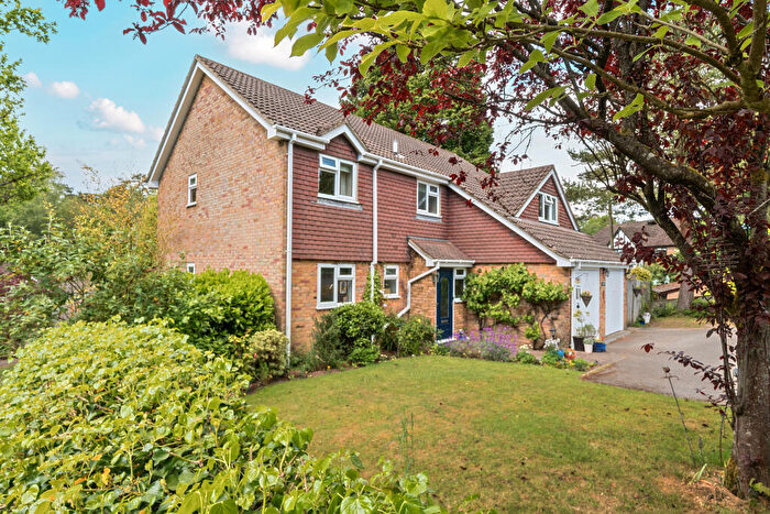 5 Bedroom Detached House For Sale In Stonehill Road, Headley Down, GU35