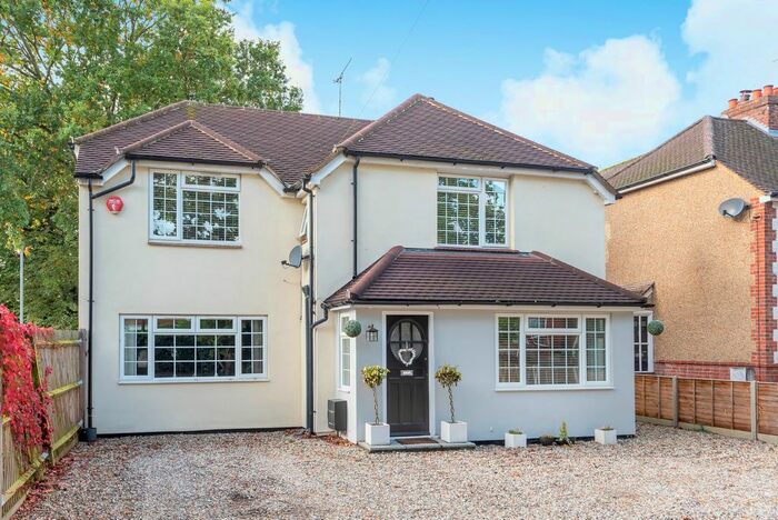 4 Bedroom Detached House To Rent In Plough Lane, Wokingham RG40