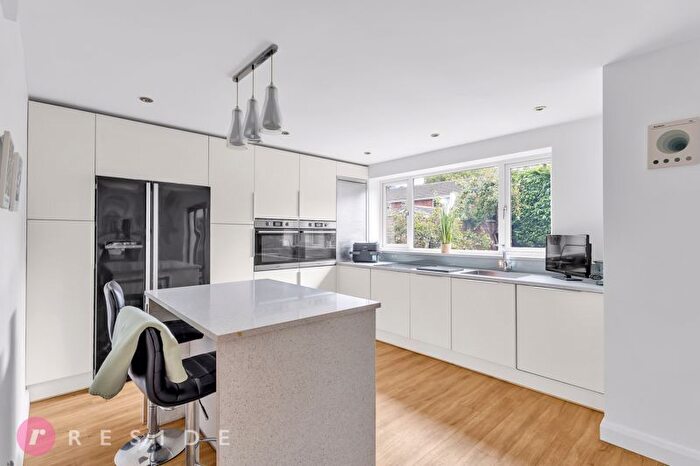 4 Bedroom Detached House For Sale In Tern Close, Bamford, Rochdale, OL11