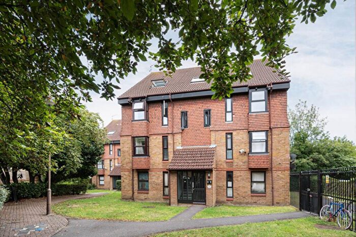 Studio For Sale In Coopers Close, Stepney, London, E1