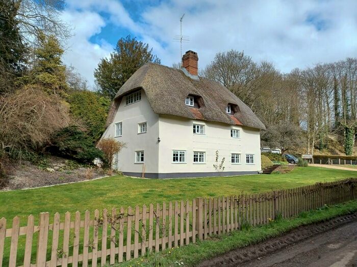 4 Bedroom Cottage To Rent In Shadwells, The Lynch, RG25