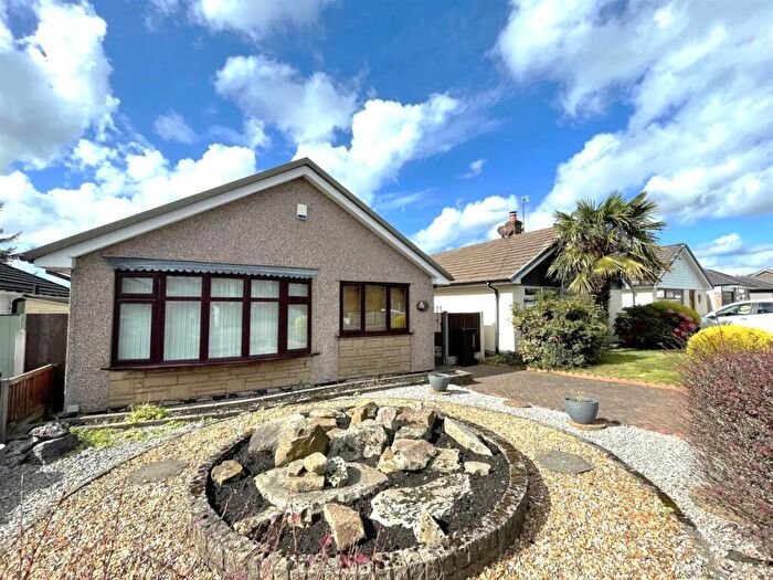 2 Bedroom Detached Bungalow For Sale In Clive Road, Westhoughton, Bolton, BL5