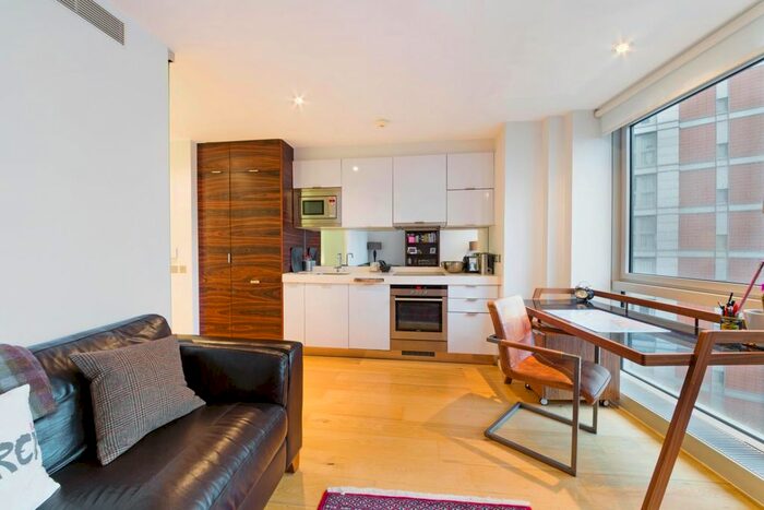 Studio To Rent In Ontario Tower, New Providence Wharf, London, E14