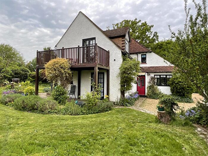 4 Bedroom Detached House For Sale In Wateringbury Road, East Malling, Kent, ME19