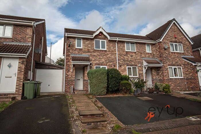 2 Bedroom End Terrace House For Sale In Greenfields, Heckmondwike, WF16