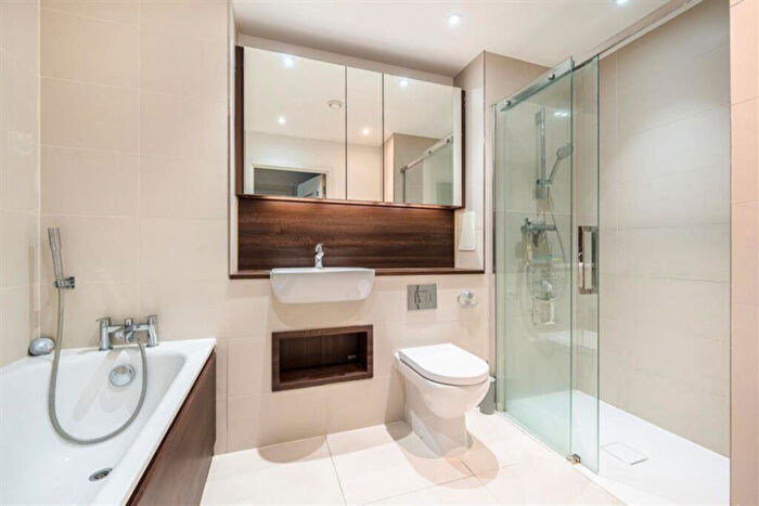 1 Bedroom Apartment For Sale In Naomi Street, London, SE8