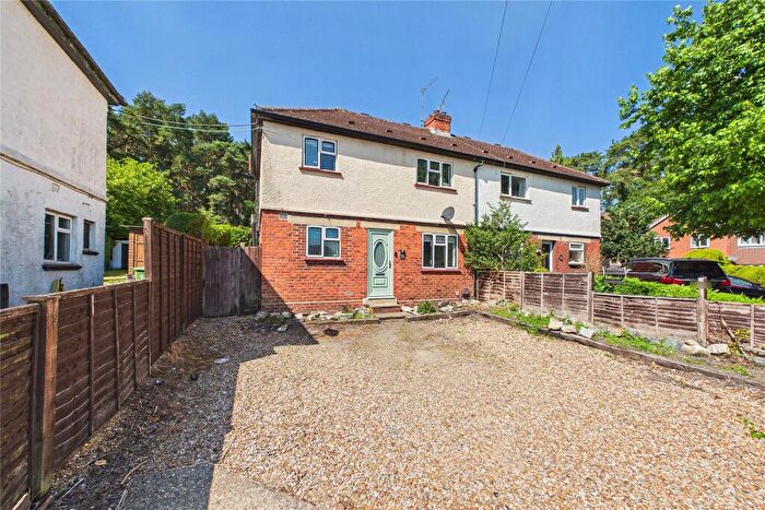 3 Bedroom Semi-Detached House For Sale In Stonehill Road, Lightwater, Surrey, GU18