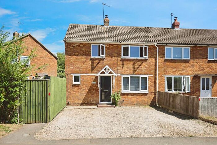 3 Bedroom End Of Terrace House For Sale In New Road, Milcombe, Banbury, OX15