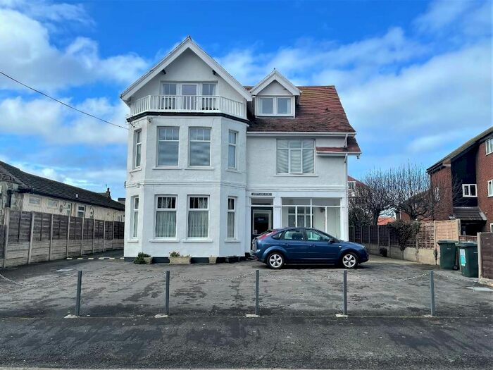 2 Bedroom Flat To Rent In Trillo Avenue, Rhos On Sea, Conwy, LL28