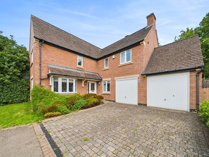 4 Bedroom Detached House For Sale In Hillcrest, Matlock, DE4