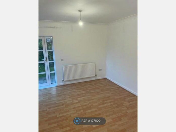1 Bedroom Flat To Rent In Old Kenton Lane, London NW9