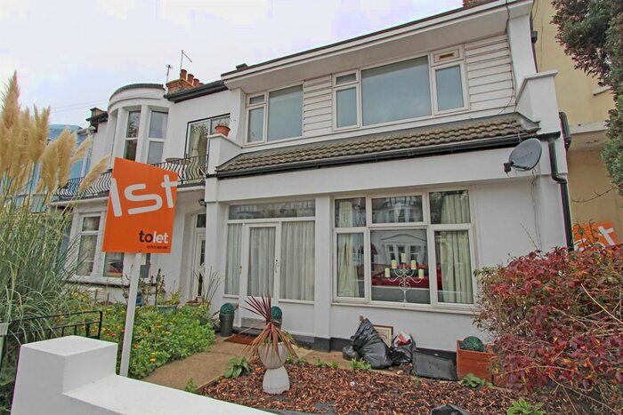2 Bedroom Flat To Rent In Victoria Road, Southend-On-Sea, SS1