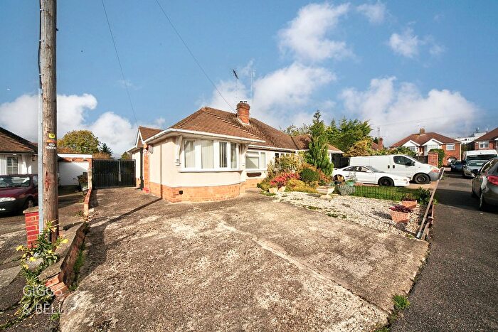 2 Bedroom Semi Detached Bungalow For Sale In Hathaway Close, Luton, Bedfordshire, LU4