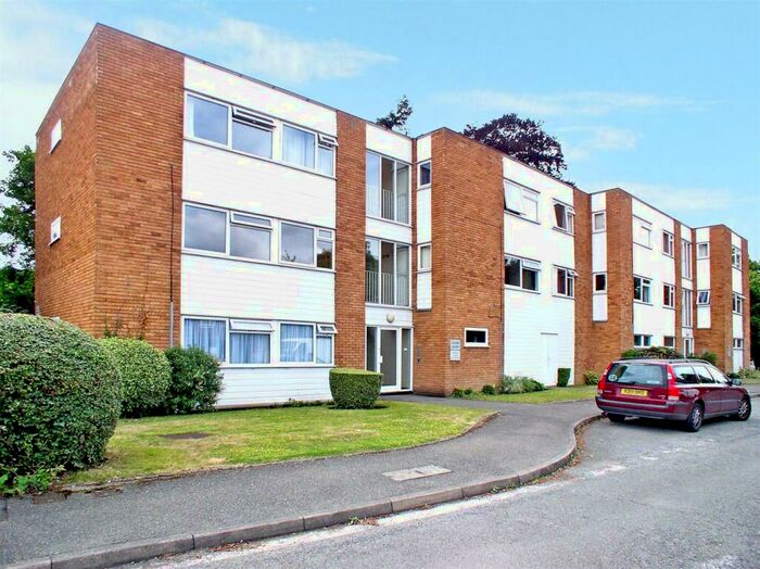 1 Bedroom Flat To Rent In Claire Court, St Martins Drive, Walton On Thames, KT12