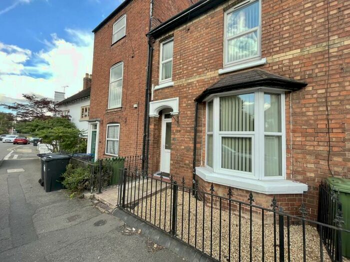 4 Bedroom Terraced House To Rent In Tachbrook Road, CV31