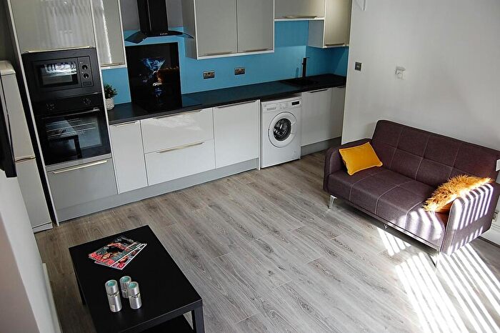 2 Bedroom Terraced House To Rent In Prince Street, Primrose Hill, HD4