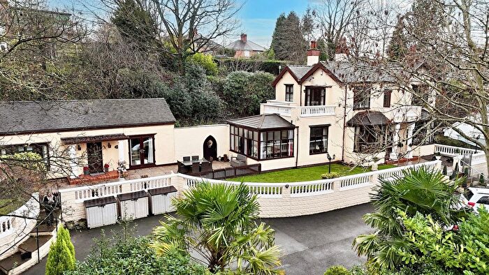 4 Bedroom Detached House For Sale In Hartshill Road, Stoke-On-Trent, ST4