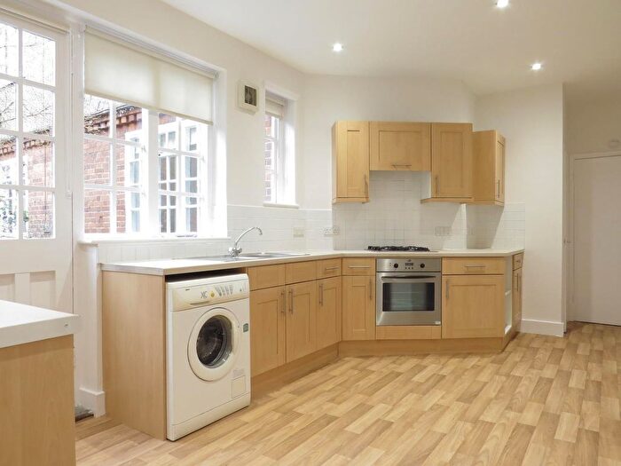 2 Bedroom Flat To Rent In Dekker Road, Dulwich Village, SE21