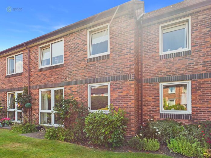 2 Bedroom Flat For Sale In Midland Drive, Sutton Coldfield, B72