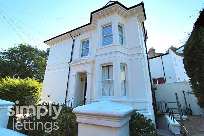 Flat To Rent In Wellington Road, Brighton, BN2
