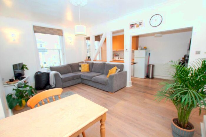 1 Bedroom Flat To Rent In St. Leonards Road, Surbiton, KT6