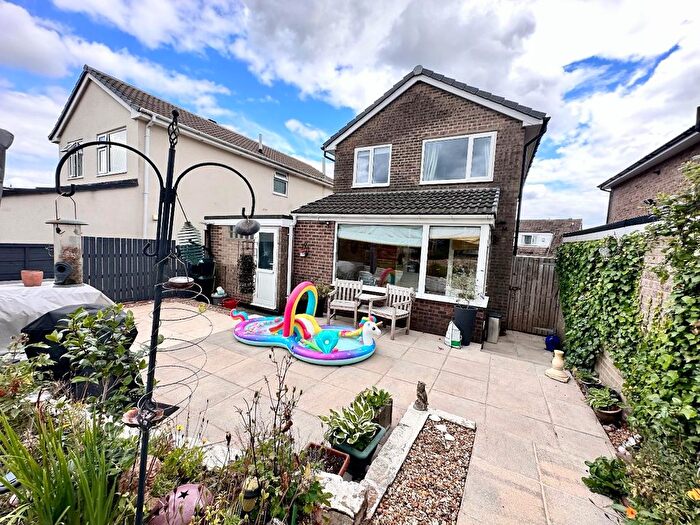 3 Bedroom Detached House For Sale In Shannon Drive, Outlane, Huddersfield, HD3