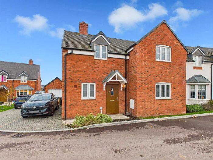 3 Bedroom Detached House For Sale In Honey Bee Close, Maisemore, Gloucester, GL2