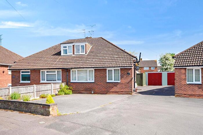 3 Bedroom Semi-Detached Bungalow For Sale In Clipstone Crescent, Leighton Buzzard, LU7