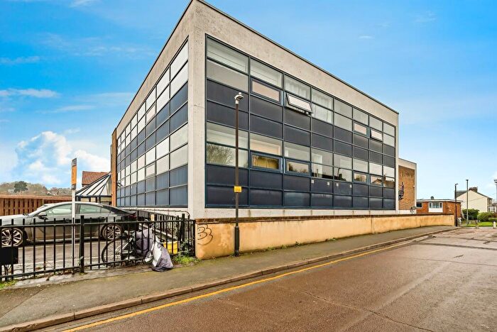 1 Bedroom Flat For Sale In The Backs, Chesham, HP5
