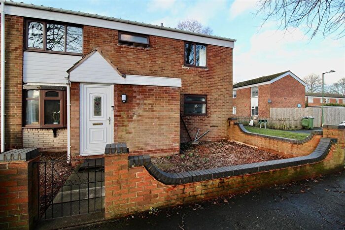 4 Bedroom Semi Detached House For Sale In Whitebeam Road, Birmingham, B37