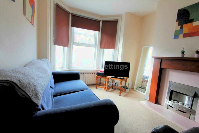 3 Bedroom Terraced House To Rent In St Edwards Road, Reading, RG6