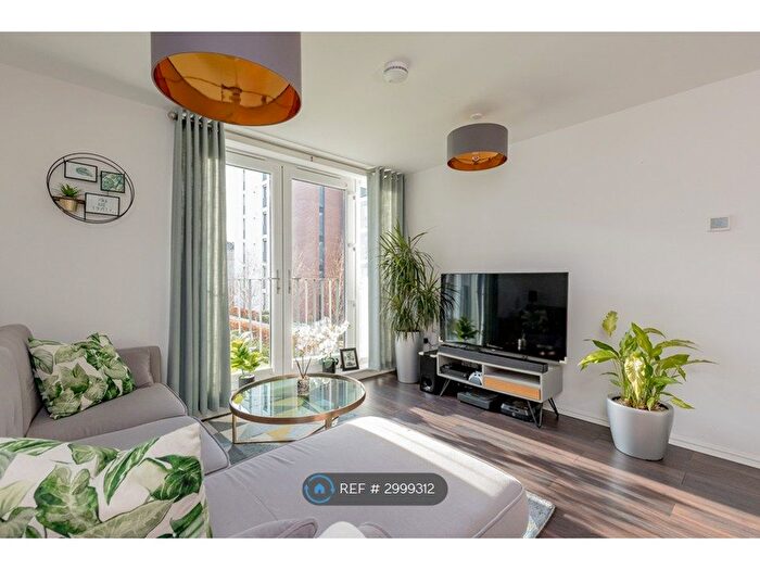 2 Bedroom Flat To Rent In Arneil Place, Edinburgh, EH5