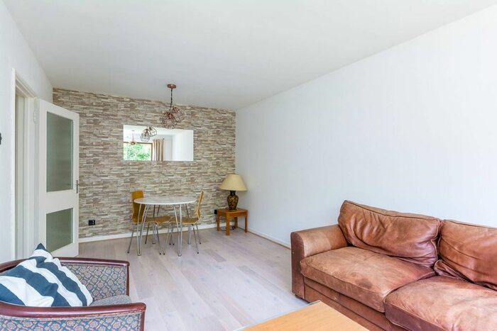 1 Bedroom Flat To Rent In Hanger Lane, Hanger Hill, London, W5